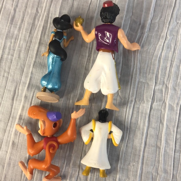 DISNEYs ALADDIN plastic action figures-Genie Abu Jasmine thieves Genie on carpet - Picture 8 of 11